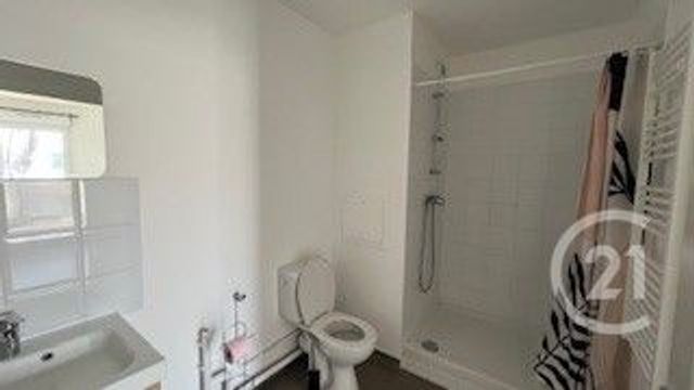 Appartement F2 à louer - 2 pièces - 42.0 m2 - TRAPPES - 78 - ILE-DE-FRANCE - Century 21 Asf Immo