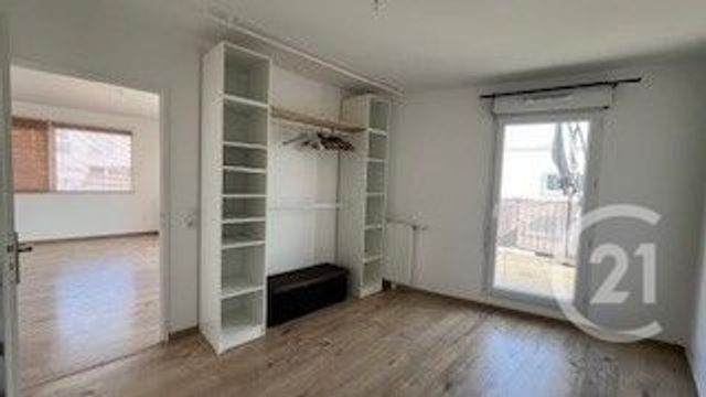 Appartement F2 à louer - 2 pièces - 42.0 m2 - TRAPPES - 78 - ILE-DE-FRANCE - Century 21 Asf Immo