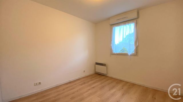 Appartement F2 à louer - 2 pièces - 45.62 m2 - TRAPPES - 78 - ILE-DE-FRANCE - Century 21 Asf Immo