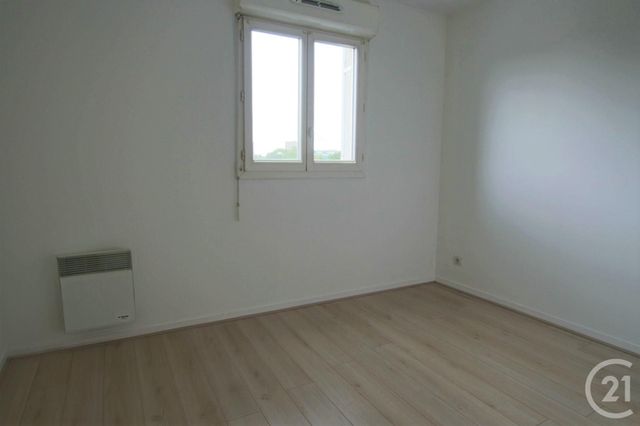 Appartement F2 à louer - 2 pièces - 47.0 m2 - TRAPPES - 78 - ILE-DE-FRANCE - Century 21 Asf Immo