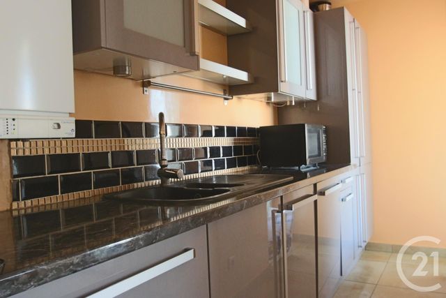 Appartement F4 à louer - 4 pièces - 82.89 m2 - TRAPPES - 78 - ILE-DE-FRANCE - Century 21 Asf Immo