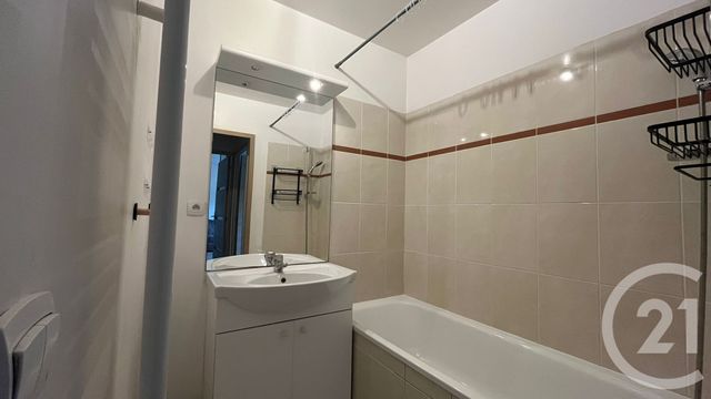 Appartement T2 à louer - 2 pièces - 40.36 m2 - TRAPPES - 78 - ILE-DE-FRANCE - Century 21 Asf Immo