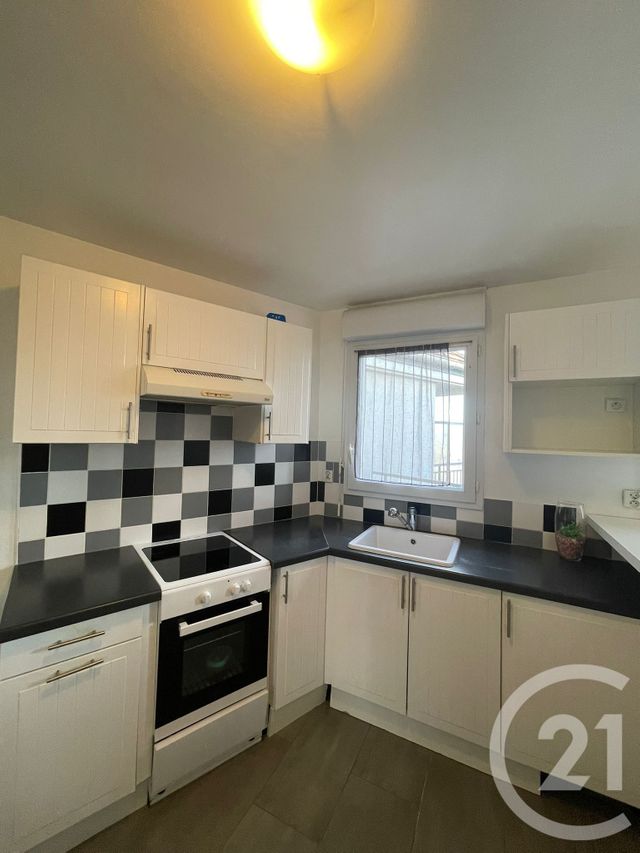 Appartement F3 à louer - 3 pièces - 56.0 m2 - TRAPPES - 78 - ILE-DE-FRANCE - Century 21 Asf Immo