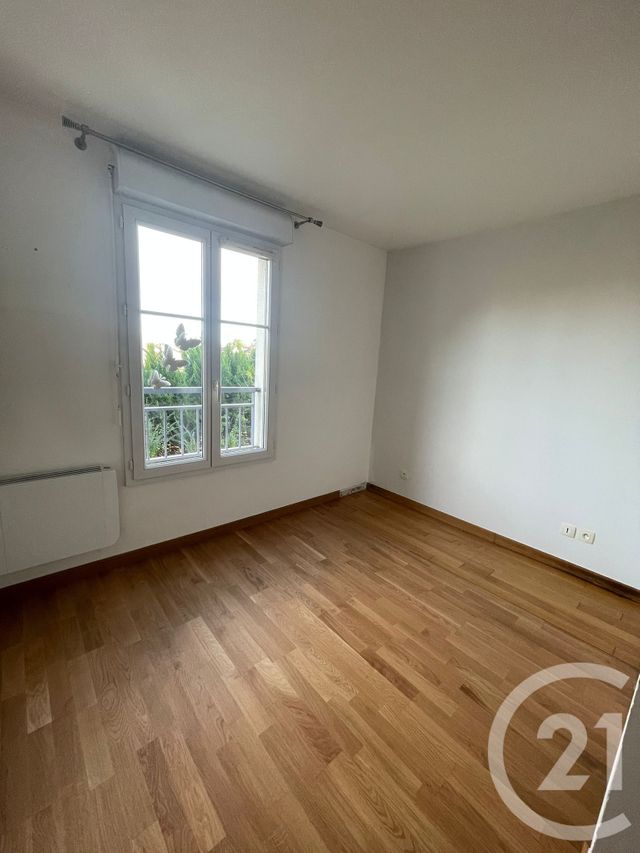 Appartement F3 à louer - 3 pièces - 56.0 m2 - TRAPPES - 78 - ILE-DE-FRANCE - Century 21 Asf Immo