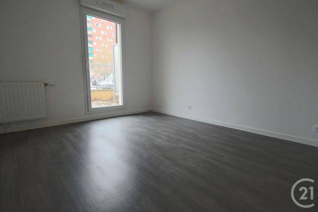 Appartement T2 à louer - 2 pièces - 46.8 m2 - TRAPPES - 78 - ILE-DE-FRANCE - Century 21 Afs Immo
