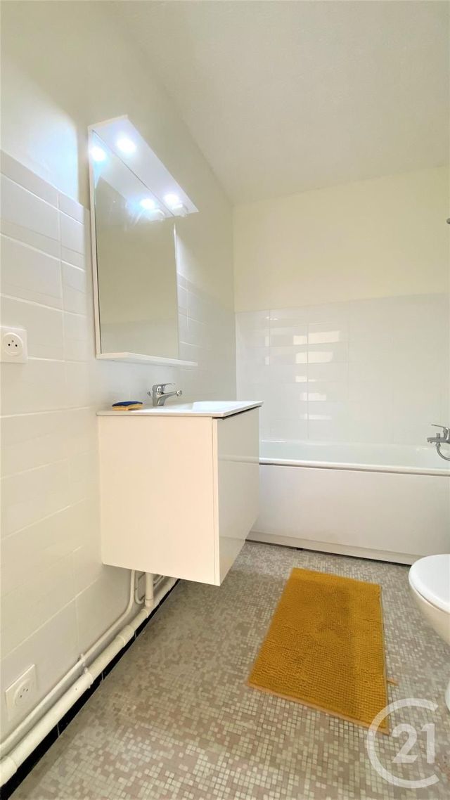 Appartement T1 à louer - 1 pièce - 28.35 m2 - FONTENAY LE FLEURY - 78 - ILE-DE-FRANCE - Century 21 Avs Gestion