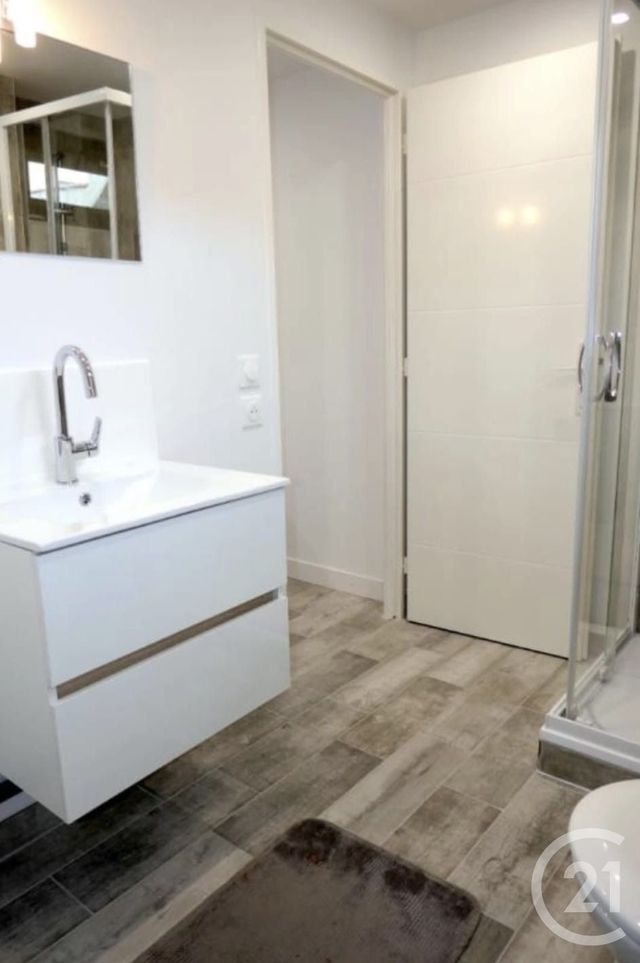 Appartement Studio à louer - 1 pièce - 26.19 m2 - TRAPPES - 78 - ILE-DE-FRANCE - Century 21 Avs Gestion