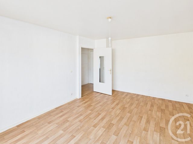 Appartement F2 à vendre - 2 pièces - 45.1 m2 - TRAPPES - 78 - ILE-DE-FRANCE - Century 21 Asf Immo