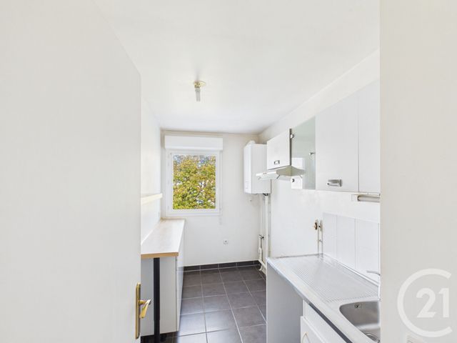 Appartement F2 à vendre - 2 pièces - 45.1 m2 - TRAPPES - 78 - ILE-DE-FRANCE - Century 21 Asf Immo