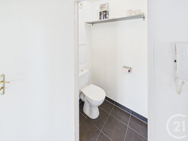 Appartement F2 à vendre - 2 pièces - 45.1 m2 - TRAPPES - 78 - ILE-DE-FRANCE - Century 21 Asf Immo